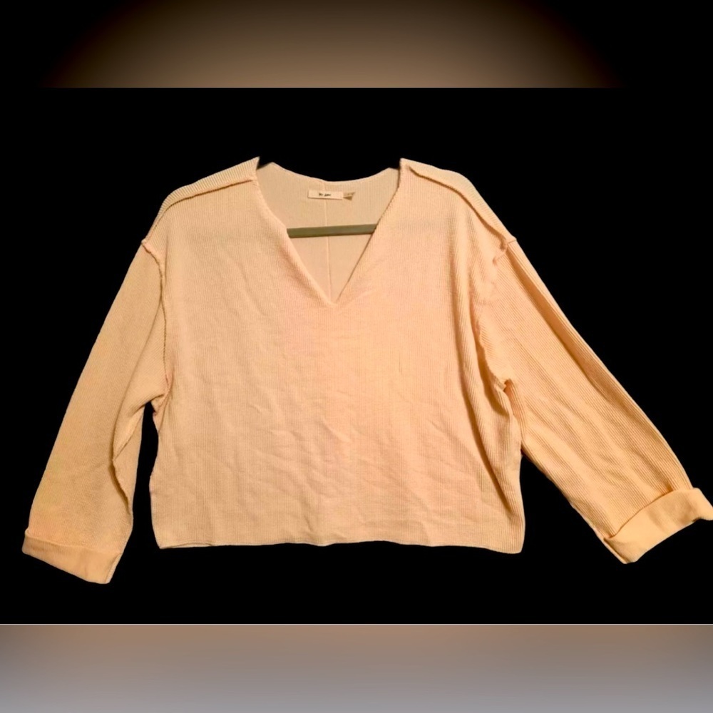 Mi Ami Pinkish/Peach V-Neck Ribbed cropped Long Sleeve w/Cuff Shirt.